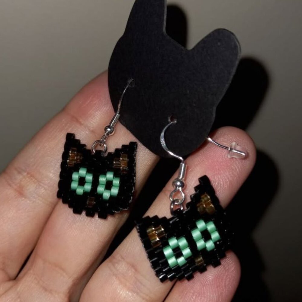 [MADE TO ORDER] 🐾✨ Handcrafted Cat Earrings ✨🐾